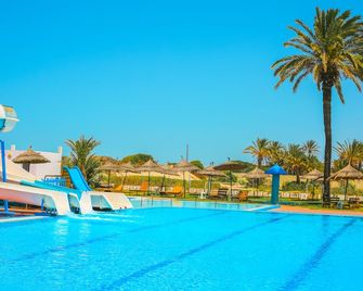 Hotel Neptunia Skanes - מונאסטיר - בריכה