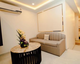 Sinon Baga Retreat - Baga - Living room