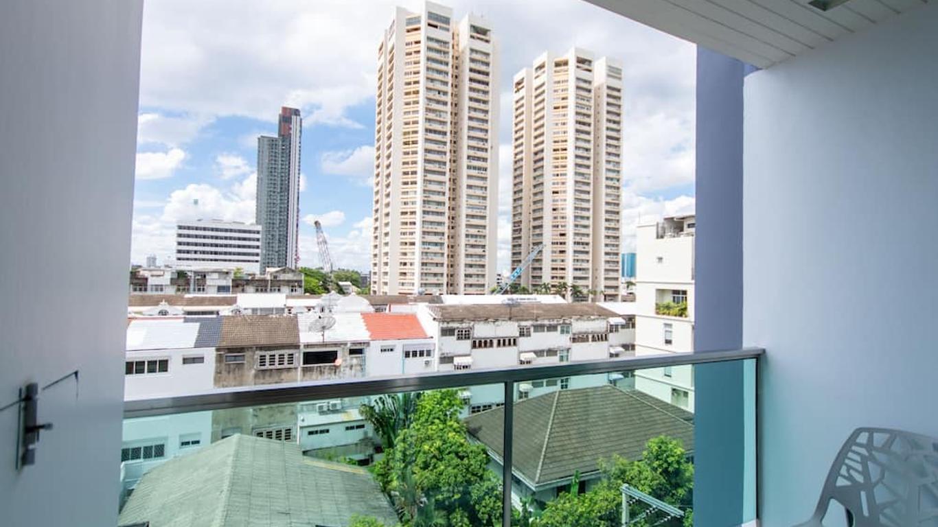 يونايتد ريزيدنس إيكاماي بانكوك