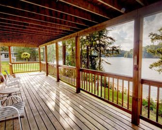 Sunny Point Resort Cottages & Inn - Parry Sound - Balcony