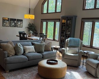 ~birchbark Hideaway~ On Wynne Lake! - Biwabik - Sala de estar