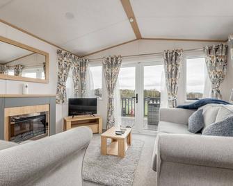 Lodge No 10 - St Andrews Lodge Park - St. Andrews - Living room
