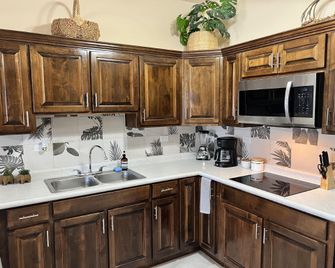 Hotel Ancla Suites - Puerto Peñasco - Kitchen