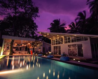 Mawella Beach Resort - Tangalla - בריכה