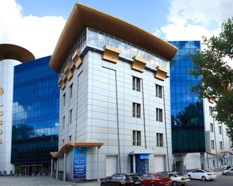 Tsunami Spa Hotel - Dnipro - Rakennus