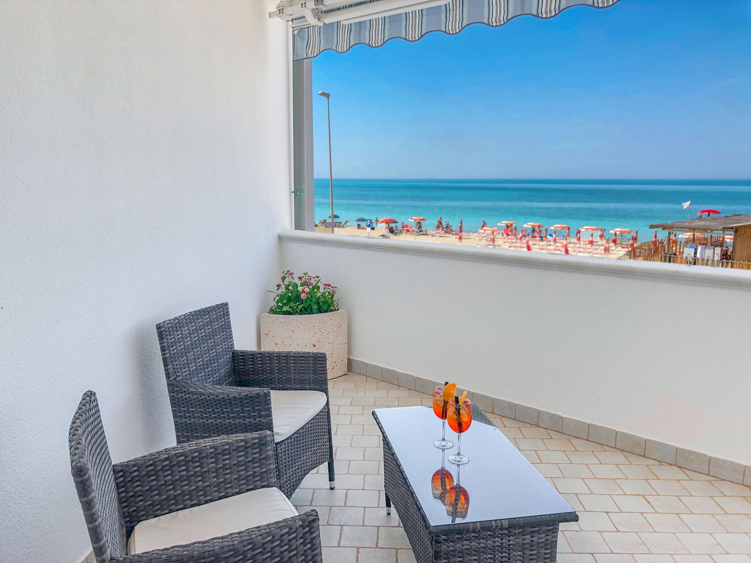 Hotel I Colori Del Mare - Torre San Giovanni - Balcony