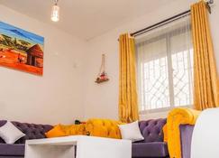Lux Suites Jsb Apartments Bamburi - Mombasa - Living room
