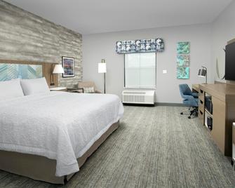 Hampton Inn Boston Logan Airport Chelsea - Chelsea - Ložnice