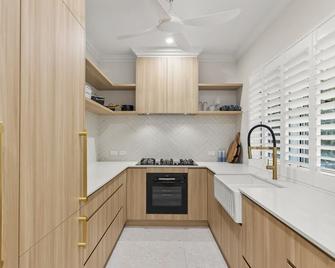 Sandscapes Sanctuary - Broome - Kitchen