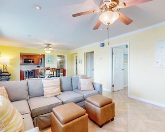 Fortuna Bay Canalside Condo | Water-View Balcony & Dock | Minutes to Beach - Corpus Christi - Living room