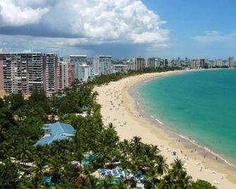 Hobie Beachfront Apartment Isla Verde - San Juan - Beach