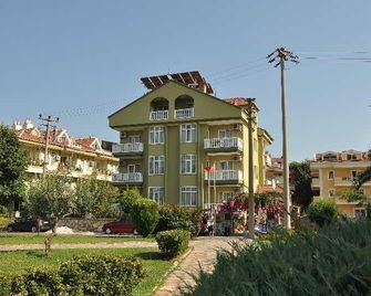 Club Ege Apart Hotel - مارماريس - مبنى