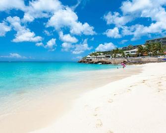 Sonesta Ocean Point Adults Only Resort - סימפסון ביי - חוף