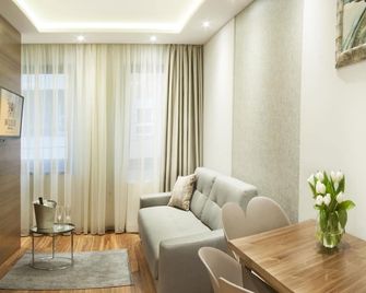 Nv Luxury Suites & Spa - Belgrad - Sala
