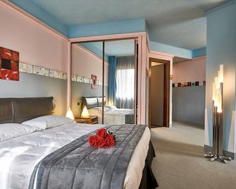 Albornoz Palace Hotel - Spoleto - Bedroom