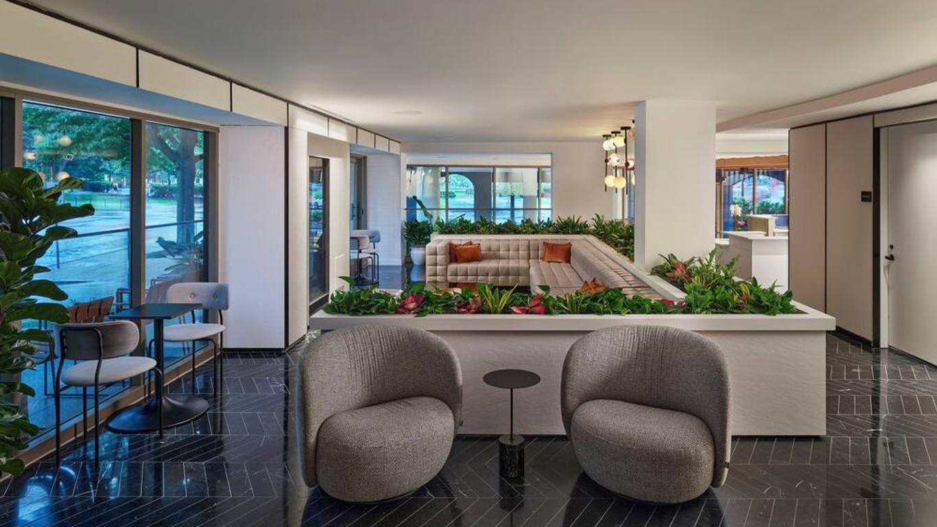 Hotel AKA Washington Circle