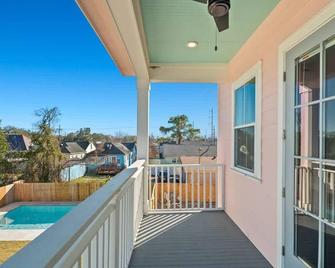 Elegant 4bd with Pool and Off Street Parking - New Orleans - Balcone