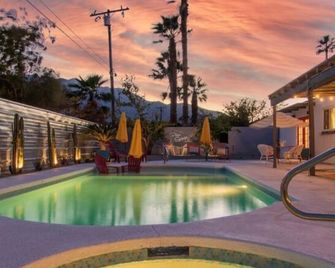 Pop Art Paradise- Monthly Pool Spa - Palm Springs - Pool