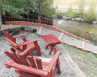 Argo Inn and Suites - Idaho Springs - Binnenhof