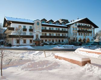 Hotel zur Post - Rohrdorf - Edificio