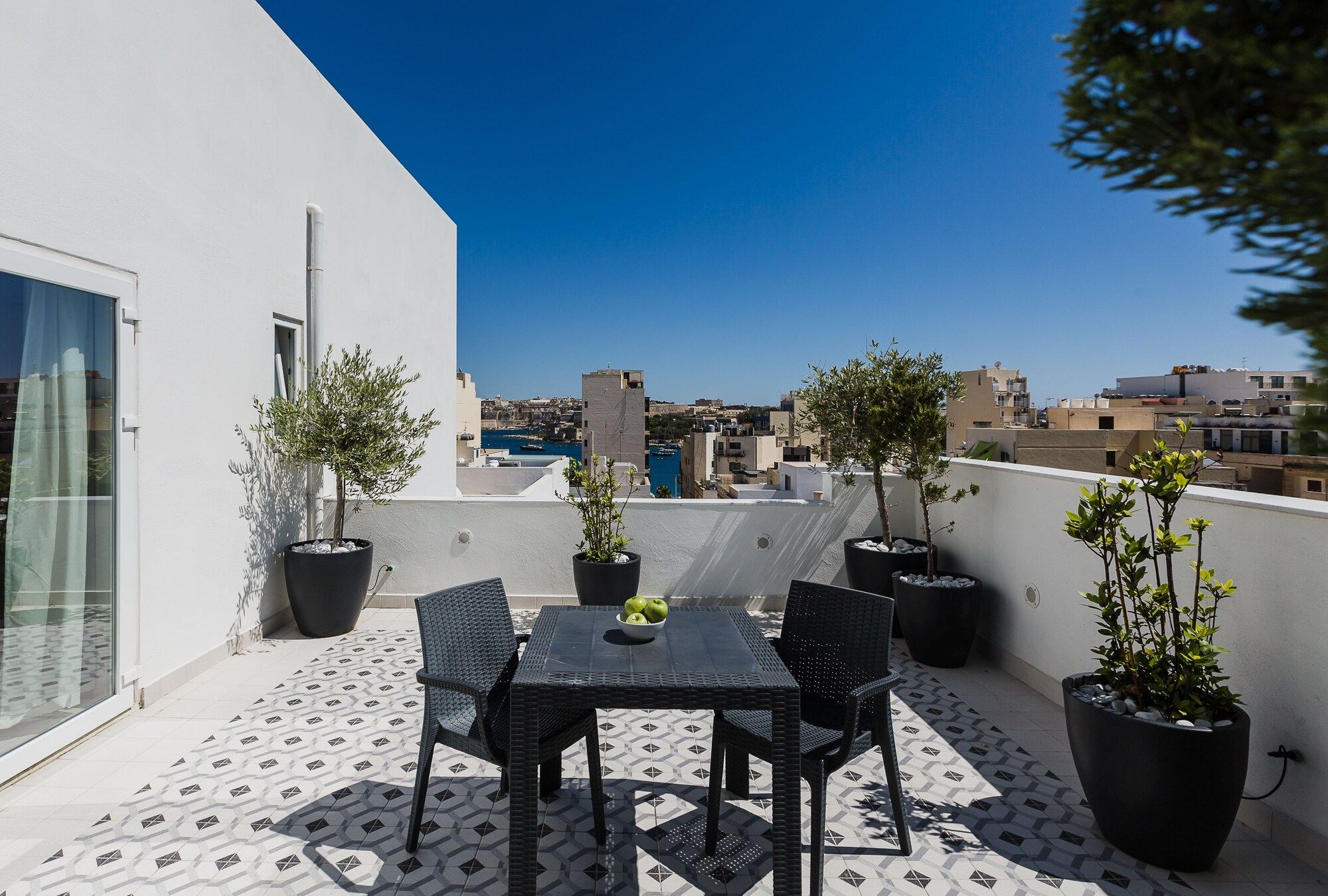 بيت شباب تو بيلوز البوتيكي