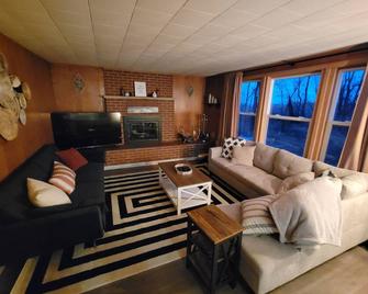 Woodland cabin on the Bay - Peshtigo - Wohnzimmer