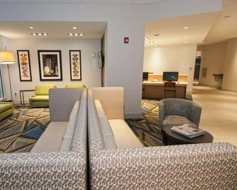 Holiday Inn Express & Suites Johnstown By IHG - Johnstown - Lobby
