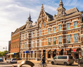 Farm Lodge 687 - Three Bedroom Resort, Sleeps 6 - Baarle-Nassau - Edificio