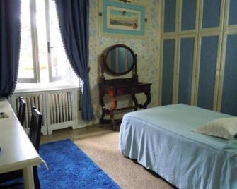 Villa V - Brescia - Habitación