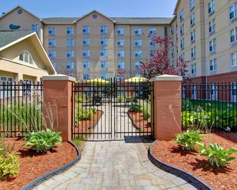 Homewood Suites by Hilton Toronto Mississauga - Mississauga - Building