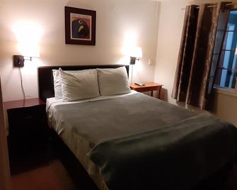 Shiny Motel - Hoquiam - Bedroom