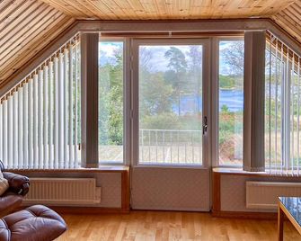 3 Bedroom Cozy Home In Ronneby - Ronneby - Wohnzimmer