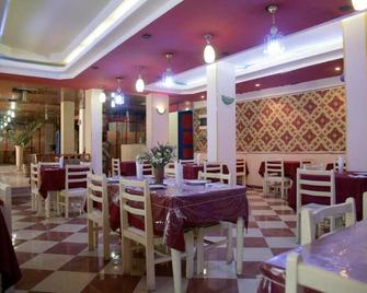 Pharaohs Hotel - Lúxor - Restaurante