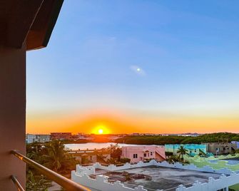 Suite H301 @ Mara Laguna - San Pedro Town - Outdoors view