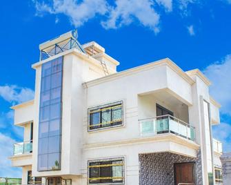 Sukhakarta Holiday Home - Alibag - Building