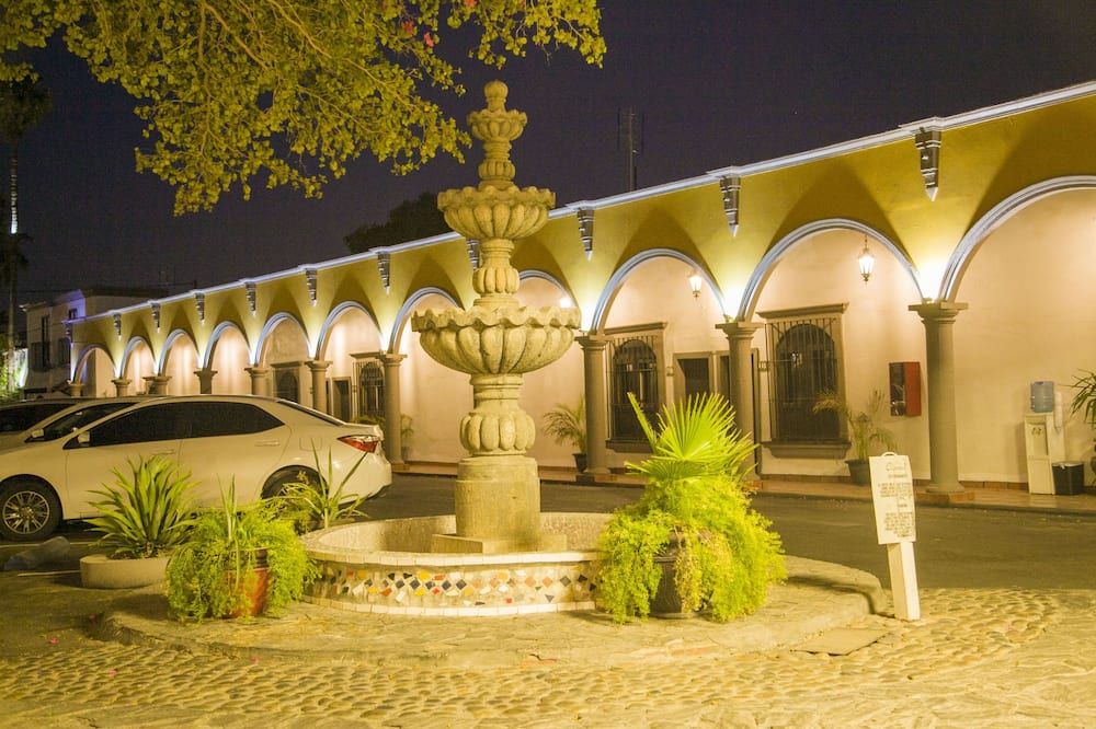 Hotel Cosmos Don Carlos thumbnail 3