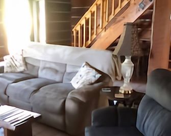 Waterfront Log Home, Wifi, 3 Bedrooms, Direct Tv, Fire Pit - Egg Harbor - Living room