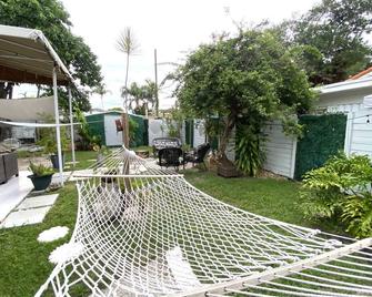 The Sun Gardens Villa - North Miami Beach - Patio