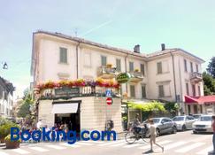 Albergo Bologna - Varese - Rakennus