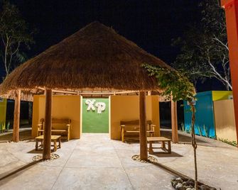 Xuux Peek by Tecnohotel - Temozon - Patio