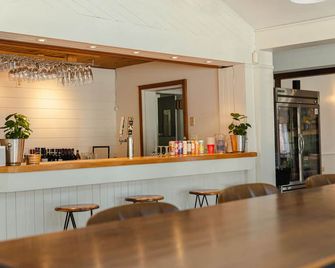 Le Montagnard, Hôtel, condos & chalets - Sutton - Bar