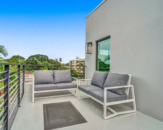 New 4BR w Pool Walk to Las Olas 5mins to Beach - Fort Lauderdale - Balcón