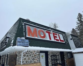 Motel Le Sainte-Adèle - Sainte-Adèle - Edificio