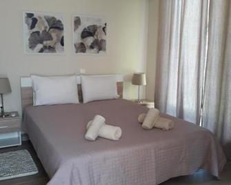Plakoures Home - Kounoupidiana - Habitación