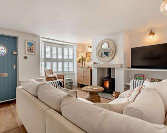 Saltwater Stunning Holiday Terraced House Milford on Sea Lymington Sleeps 6 - Milford on Sea - Living room