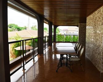 The Village Courtyard Hotel - Kumasi - Balkon