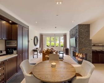 Glen Nevis 2- Queenstown Lakeshore Apt - Queenstown - Dining room