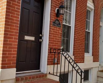 Federal Hill - Central, fully renovated townhouse. Close to restaurants and bars - Baltimore