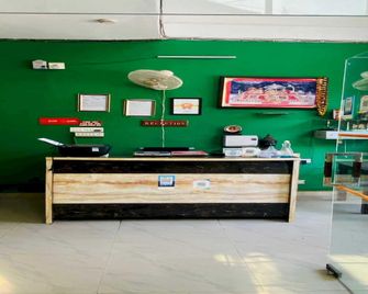Hotel O New Fiza - Jammu - Front desk