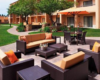 Courtyard by Marriott Minneapolis-St. Paul Airport - Mendota Heights - Patio